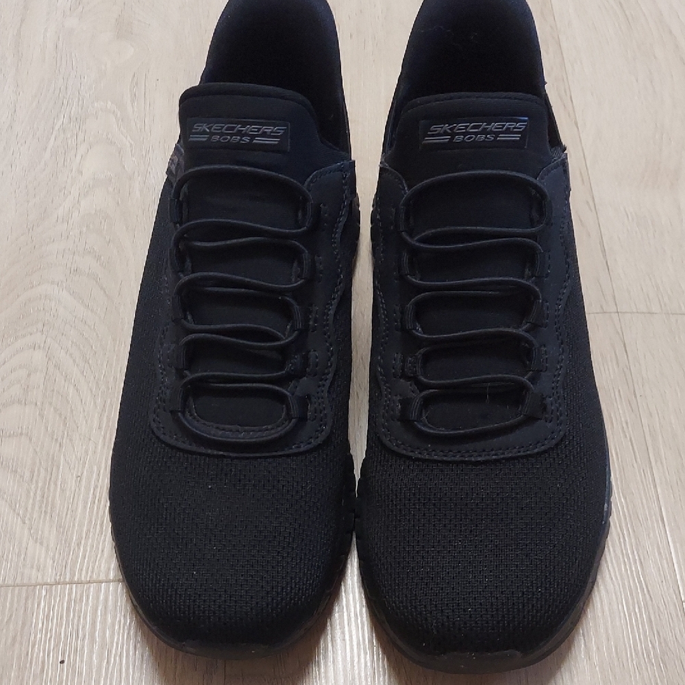 Skechers Black Slip-On Sneakers. Womens Size 9